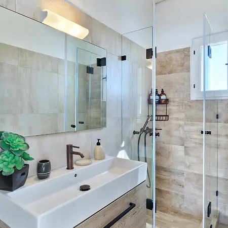 Amazing Sea View Luxury For 6 Guests *